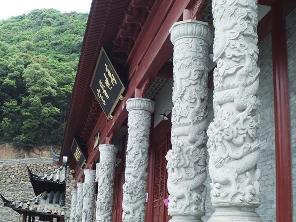 傳統(tǒng)建筑色彩體系的地域性研究，南北差異在寺院建筑上的色彩表達(dá)